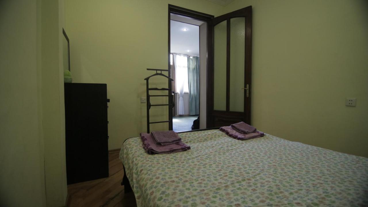 Apartment On Sanapiro Tbilisi Exterior foto
