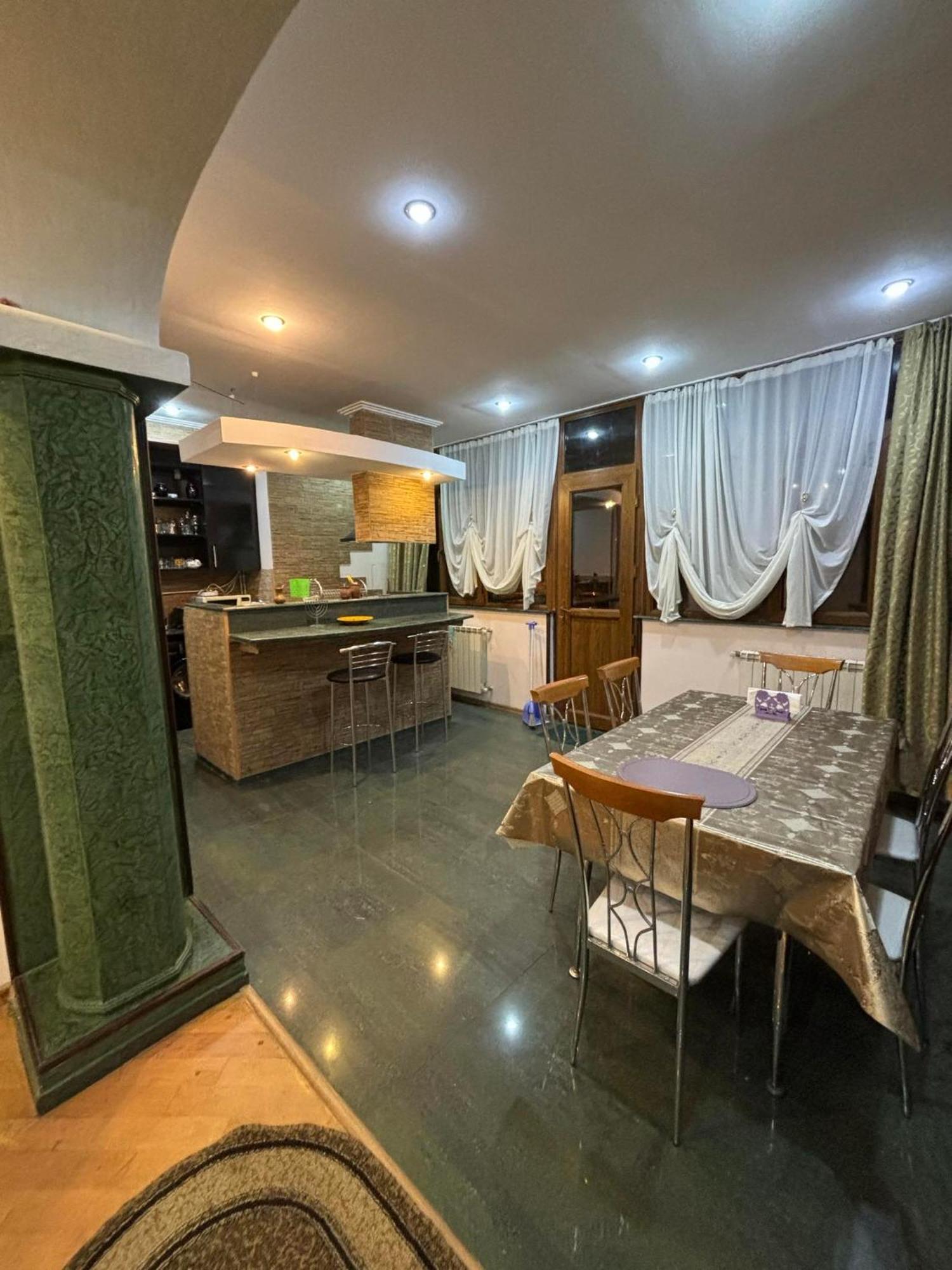 Apartment On Sanapiro Tbilisi Exterior foto